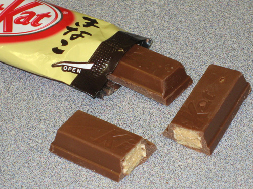 Combini Lovers: Kit Kat de Kinako y Azúcar Moreno