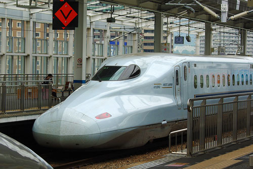 El Shinkansen Sakura