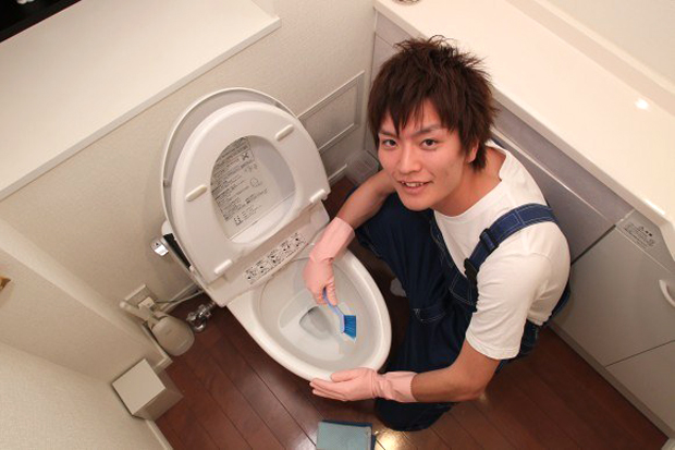 Nuevo servicio de limpieza en japón; “La tropa de chicos guapos”
