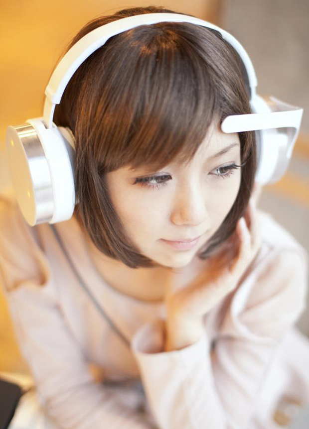 Auriculares con los que seleccionas la música con tu mente