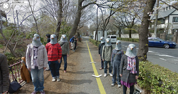 “Street View Google” capta en Tokyo a los inquietantes hombres paloma