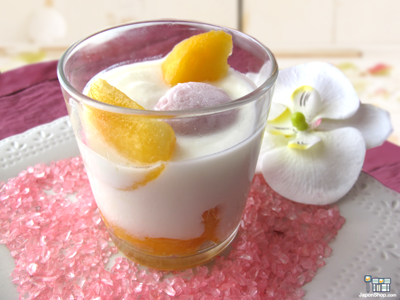 Postre de Mochi Daifuku con Yogur Semi-Helado y Melocotón