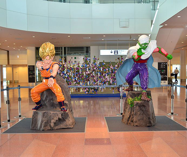 Goku y Piccolo nos dan la bienvenida a Japón