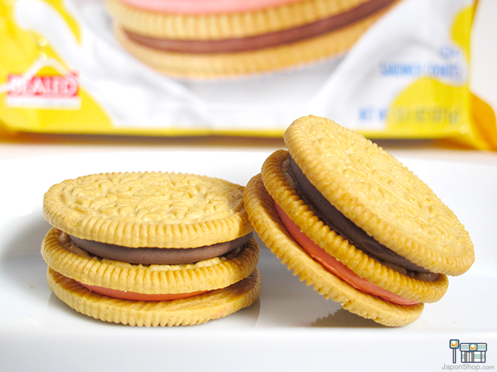 Combini Lovers Review: Oreo Goldens Triple Double Sandwich de Fresa y Chocolate | Family Size