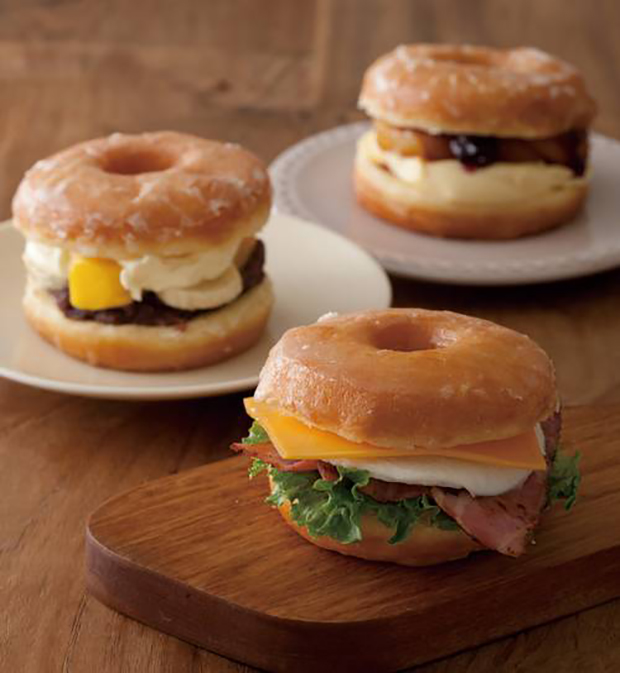 Lo último en Japón: Sandwiches de Donuts con bacon, huevo y queso