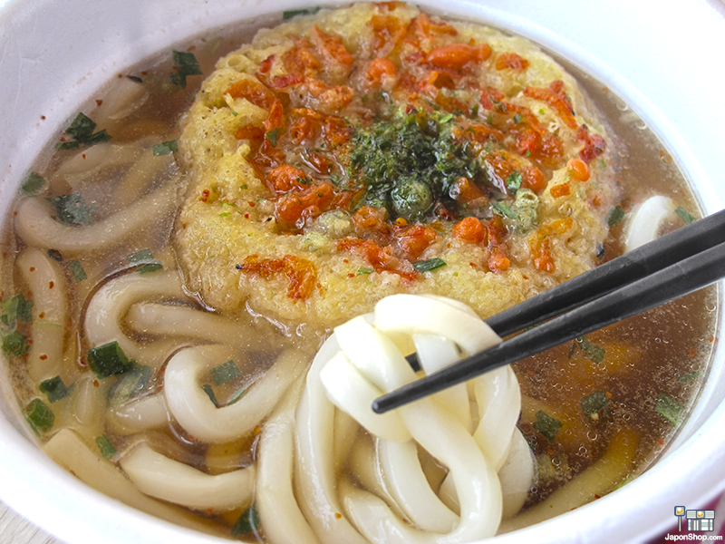 Combini Lovers Review: Fideos Udon Frescos Big Gonbuto con Tempura | Receta de Kansai