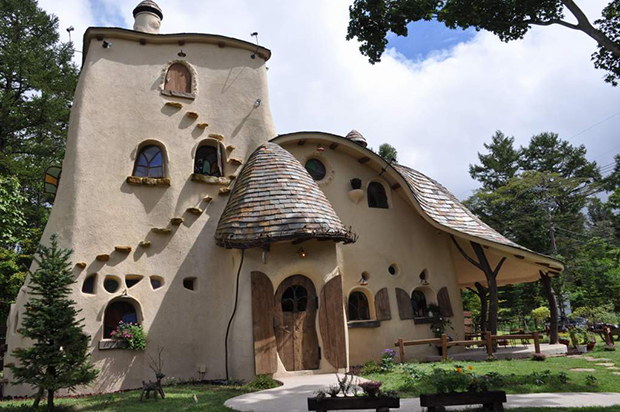 Una casa “Ghibli” en pleno bosque