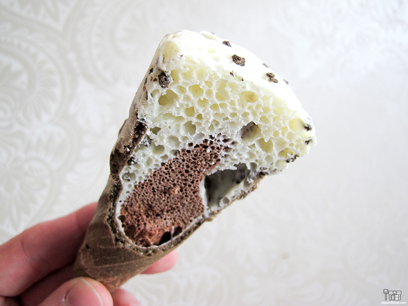 Combini Lovers Review: Snack Ice Cream Panda Cookies | Giant Caplico